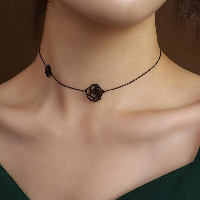 Gold Rose Choker – Delicate Floral Pendant Necklace